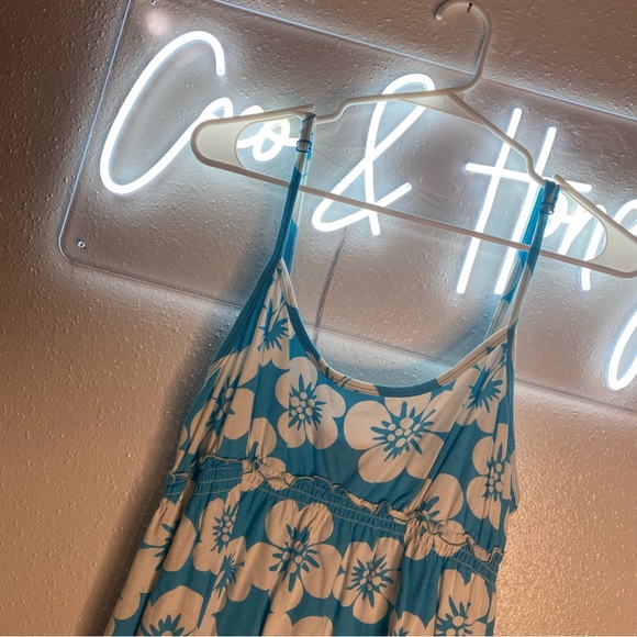 2000’s Dress - Picture 2 of 7